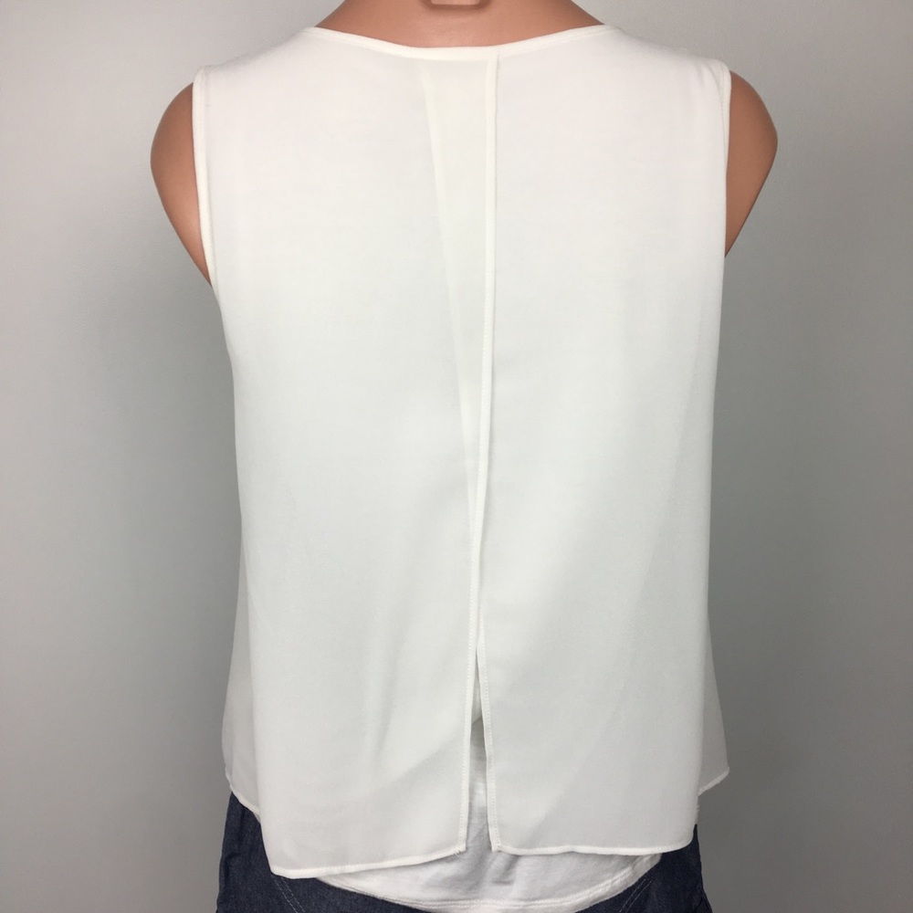 Lily White | Sleeveless Blouse | White | Medium - Picture 3 of 7
